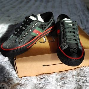 GucciWomen's Gucci Tennis 1977 Low Top Sneakers